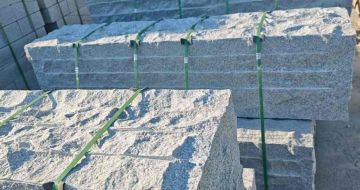 甘肃芝麻白自然面整石 坐凳