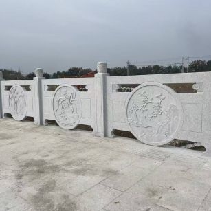 甘肃芝麻白河道栏杆 石材栏杆
