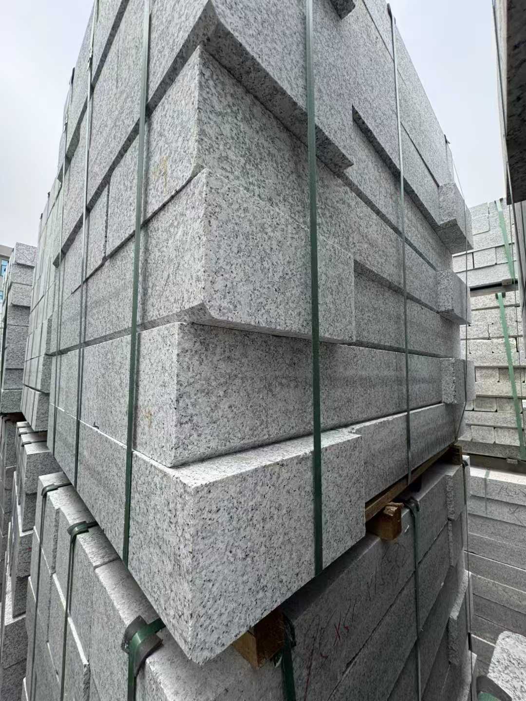 甘肃芝麻白路牙石 马路牙子