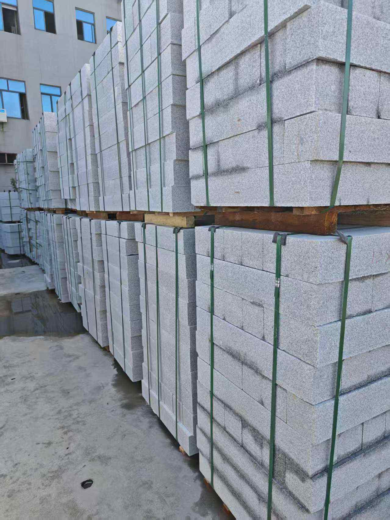 甘肃芝麻白路牙石，路侧石